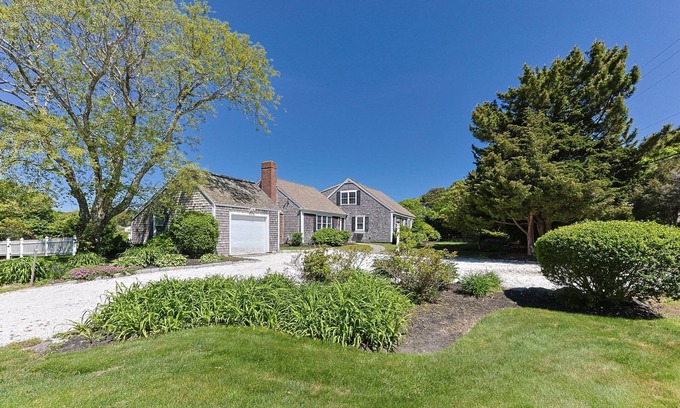 Bass River House | 4-bedroom house with Tennis Court and outdoor kitchen just steps away from beach