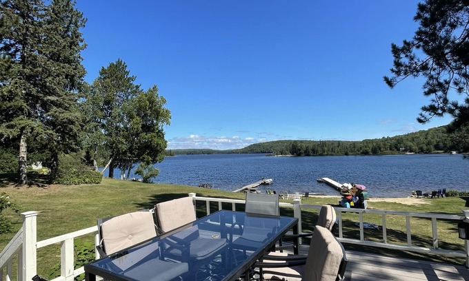 Lake St. Peter House | 4 Bedroom Lake House on Lake St Peter