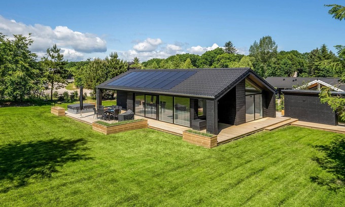 Fjellerup House | 4 bedroom nice home in Glesborg