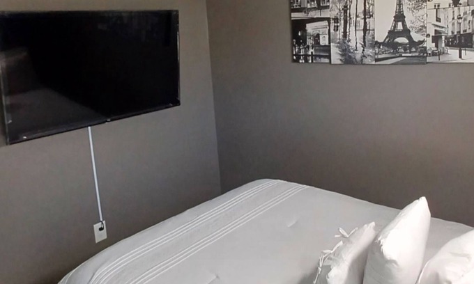 Northeast Raleigh House | "4 Bedroom, Suburban Serenity Stay"n10 min from Downtown Raleigh