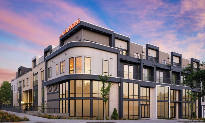 12 South House | 4 Bedroom Suite w/Balcony