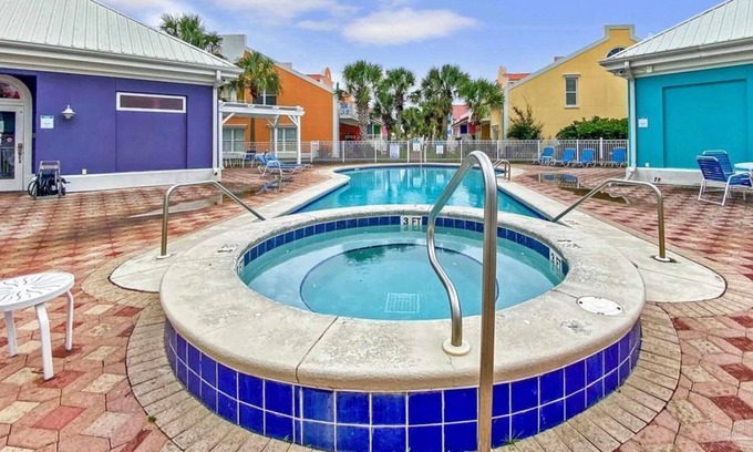 Sunset Pass House | 4 Bedroom Townhome 416741 by Houzlet