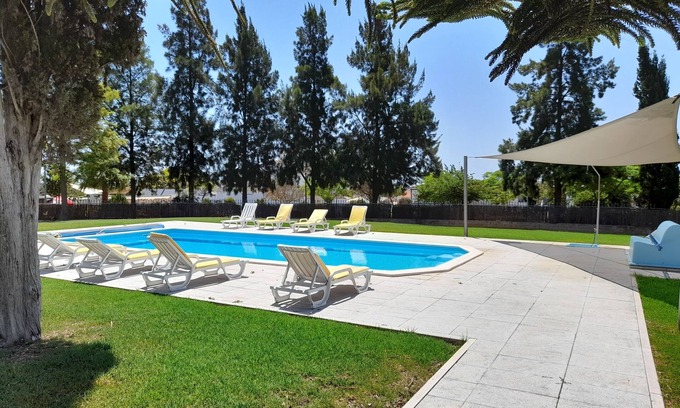 Tavira Villa | 4 bedroom villa with private pool and garden in the center of Tavira