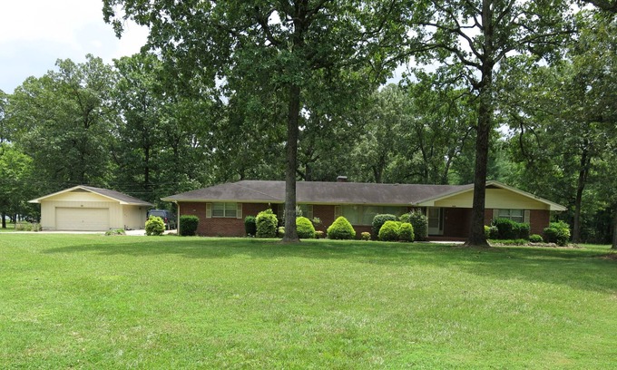 Middle Valley House | 4 Bedrooms, 3 Baths, Chickamauga Lake Home, With Private Dock And Boat Ramp