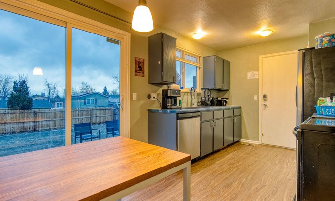 Aurora Highlands House | 4 beds w/King close to Buckley