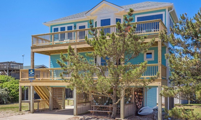 South Nags Head House | 4 br *1 Min Walk to Beach