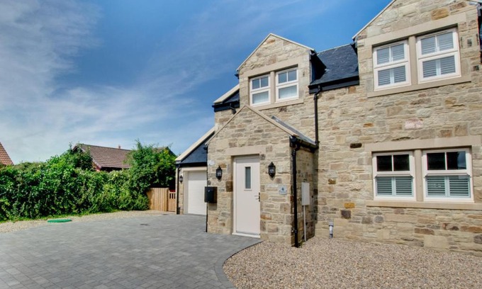 North Sunderland House | 4 Brindles Manse