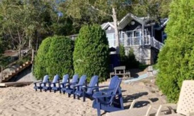 Lac-Saint-Jean-Est Regional County Municipality House | 4-Chalet/beach/kayaks/dock on the shore of Lac-St-Jean