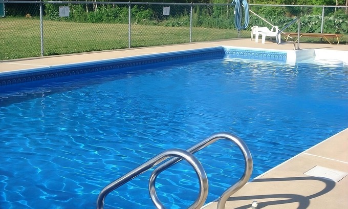 Campbelltown Hotel | 4 Comfortable Units Close to Hershey Theatre, FREE Parking, FREE Breakfast!