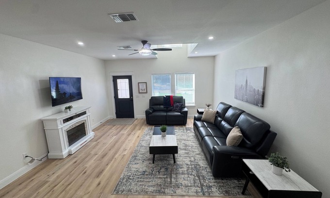 Cross Mountain House | #4 Entire Townhome in San Antonio