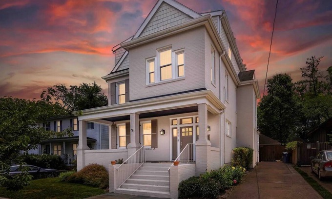 Del Ray House | 4 King Beds Peloton An Opulent Suite Xcape