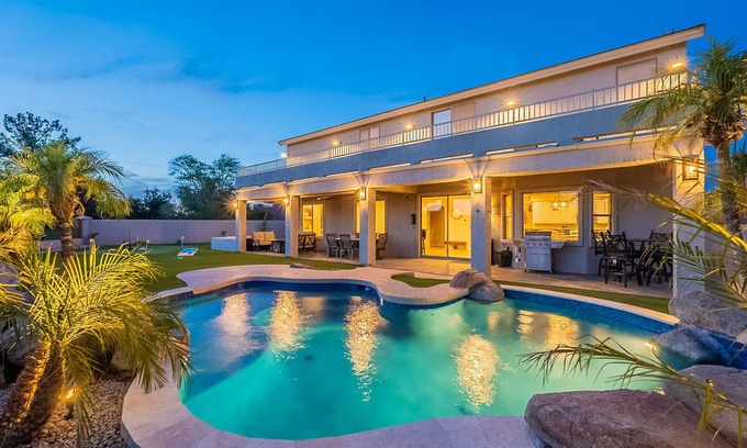 Augusta Ranch House | 4 Lux King Bedrooms, gorgeous private pool & spa, lawn games & stunning golf course views