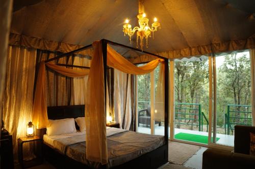 Turkaura House | 4 Luxury Tents and 2 Serene Cottages in Majkhali