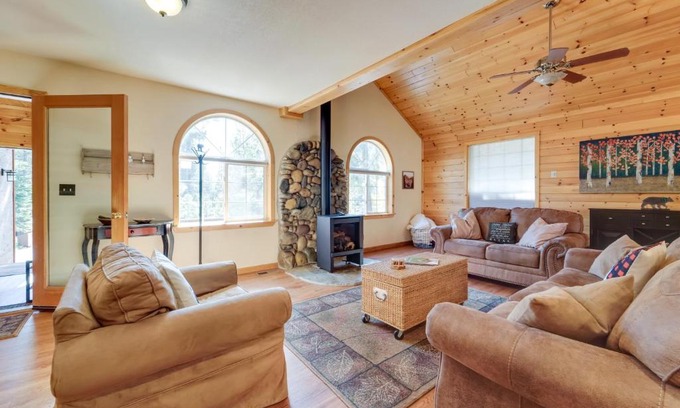 Truckee House | 4 Mi to Downhill Ski Resort! Spacious Family Haven