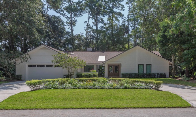 Palm Valley House | 4 minute drive to TPC Sawgrass!