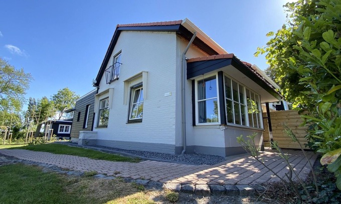 Cadzand-Bad House | 4 person comfortable holiday home in Cadzand by Sea