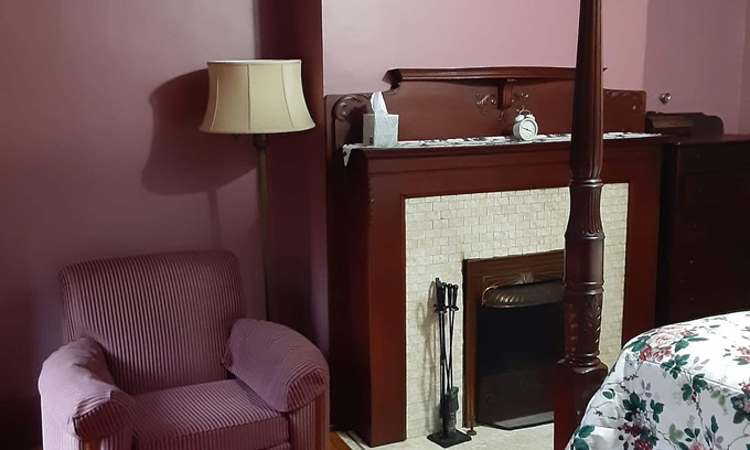 Downtown Toledo House | 4 poster Queen Bed upstairs in Historic Victorian Inn