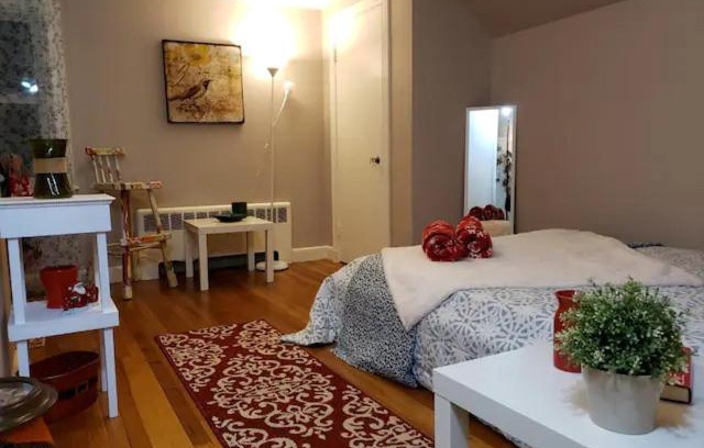 Needham House | #4 RED Gorgeous Cozy Room 6 Min to Babson College!