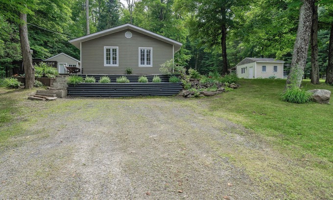 Huntsville House | 4 Season Cottage at Lake Vernon - Perfect for families!