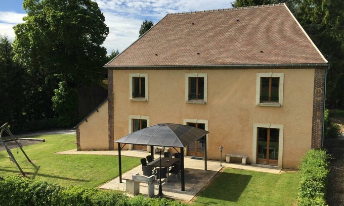 Feings Cottage | 4 Seasons Cottage in Perche Park, Pets Allowed, WIFI