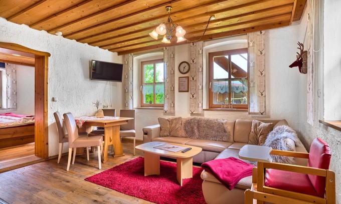 Stadlern Apartment | 4-Sterne-Ferienwohnung im Erdgeschoss mit neu angelegter Terrasse
