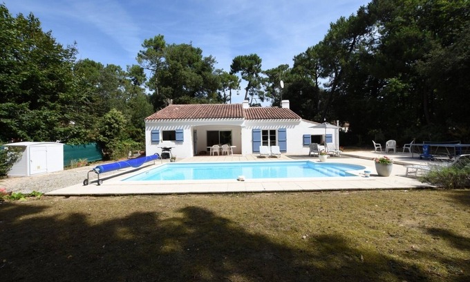 Jard-sur-Mer Villa | 4* VILLA/HEATED POOL/NEAR PINE FOREST AND BEACHES/JARD SUR MER
