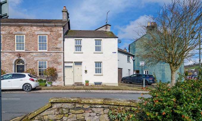 Newland Near Ulverston House | 40 The Gill - Ulverston Town Centre - Dog-friendly