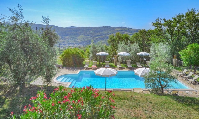 Capolona House | 400 m² House ∙ 8 bedrooms ∙ 14 guests