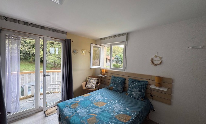 Eugenie-les-Bains Apartment | 400 meters from the thermal baths, lovely, quiet studio with balcony not overlooked.