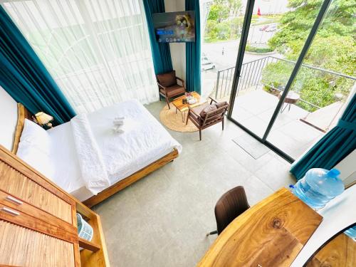 Ninh Kieu Apartment | 402MSNK Luxe Studio l Nice View l Balcony l Kitchen