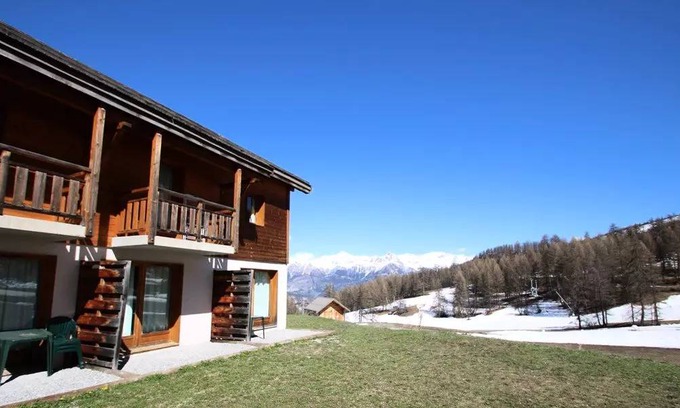 Puy-Saint-Vincent Ski Chalet | 42 m² Chalet ∙ 2 bedrooms ∙ 7 guests