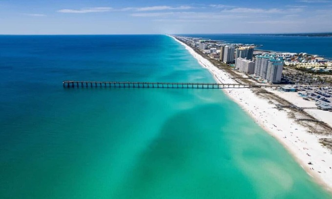 Navarre House | 428) TONS of amenities! Games+ heated pool