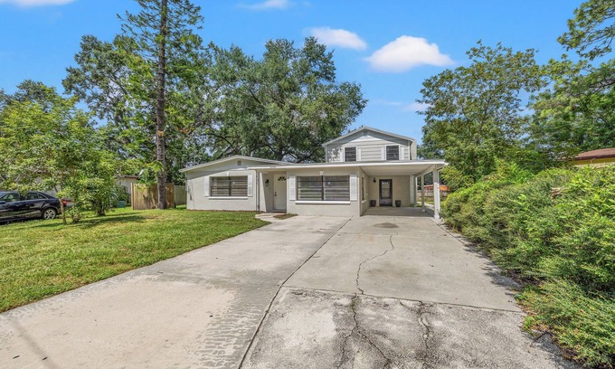 Tampa House | 4306 A - Charming 2-bedroom house in Tampa with AC