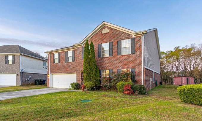 Normal House | 431 Jasmine · ⥼The Luxe⥽ Alluring 4600 SQ FEET 6 Bed 4 Bath Home