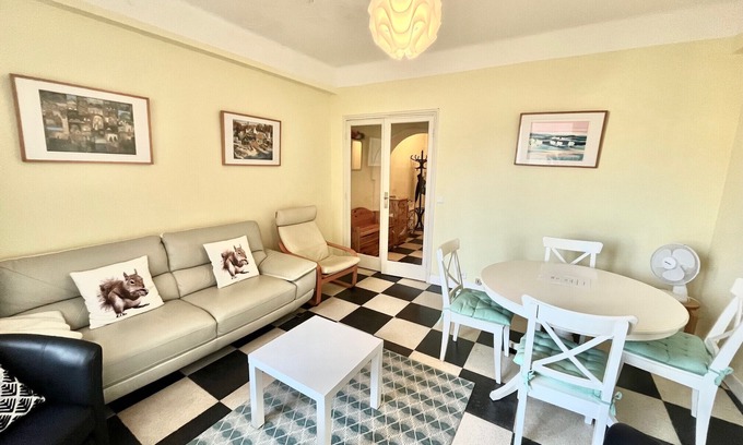 Le Suquet Apartment | 45 Clemenceau