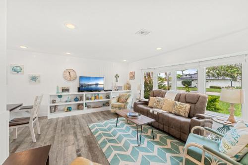 Venetian Way House | 4822 Fairview Dr
