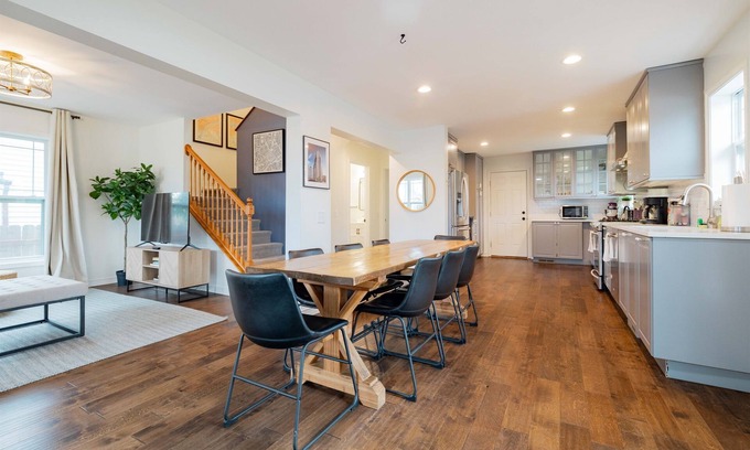 Detroit House | 4bd/2ba Family Oasis by Corktown