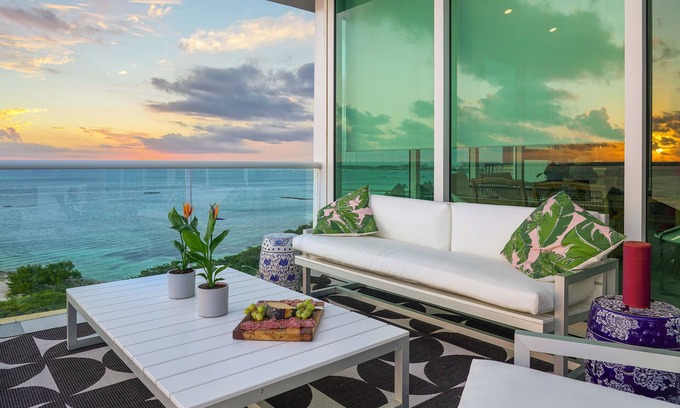 Palm Beach Condo | 4bedroom Penthouse Corner unit with BBQ