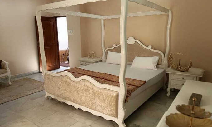 Hyderabad House | 4BHK New, Big, Elegant, Luxurious Home @prime loc Hyderabad! 20mins from Airport