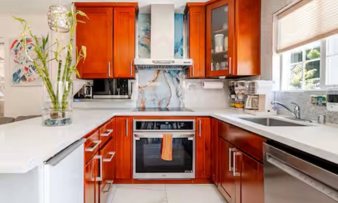 San Jose House | 4Br/3Ba,HeartDowntown SanJose-Gem Craftsman,Fireplace,Near SAP,Airport,City hall