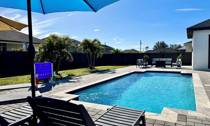 Mariner House | 4BR/5BD Luxury Heated Pool Home, Billiard Room, BBQ, Firepit, Top Location!