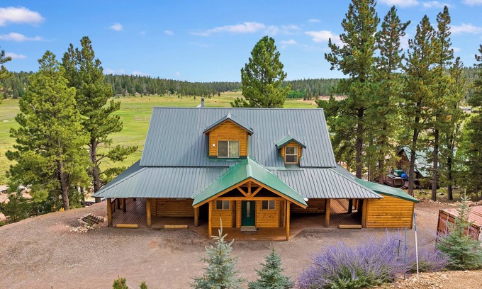 Meadow View Heights Cabin | 4BR Cabin w/Game Room & Fire Pit – Sleeps 13