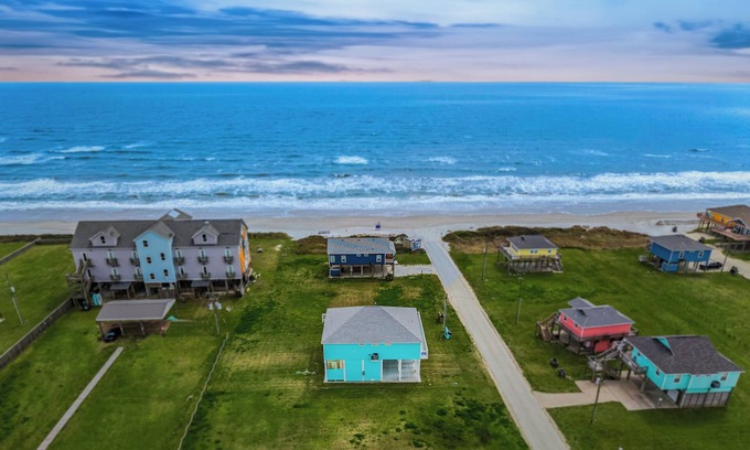Port Bolivar House | 4BR Gilchrist Escape | Steps to Beach, Pool Table, Bar, Lift
