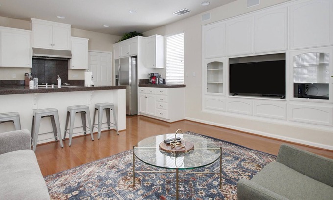 Dublin Apartment | 4BR Single-Family Home in Dublin Near Parks