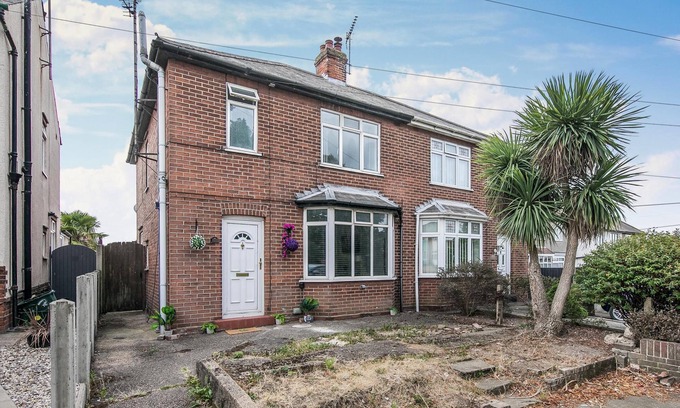 Colchester House | 4BR-Sleeps10-Parking-Garden