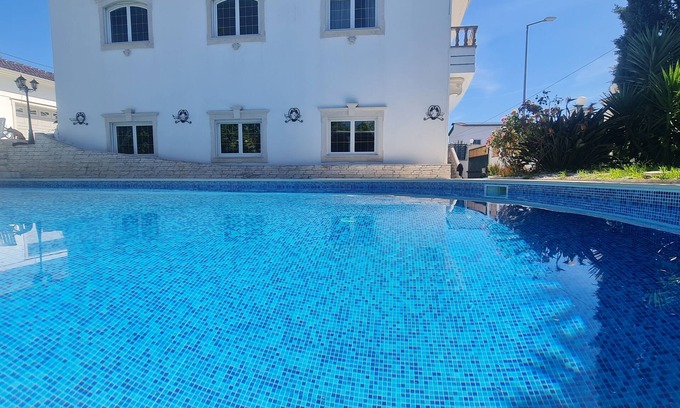 Arnal House | 4Room Superior Residence at Villa 5☆ (10-15 Guests) by Silver Village Residence