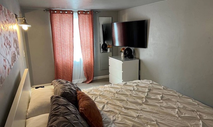 West University House | 4th Ave Historic 1 Bedroom