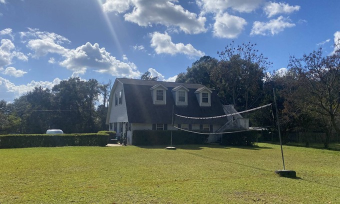 Tallahassee House | 5 BD 2-story home, family friendly quiet country setting, volleyball court!