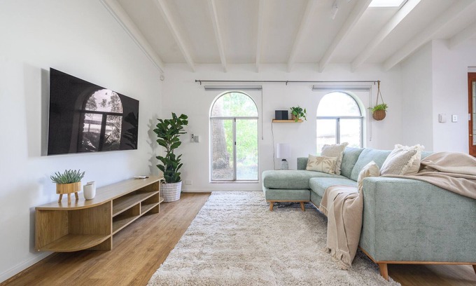 Scarborough Villa | 5 Beach Baby Bungalow for 4 + FREE parking