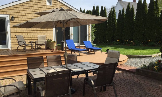Provincetown House | 5 bed , Central location, Sleeps 5-10 , Parking, Laundry, Privacy, Quiet. AC.